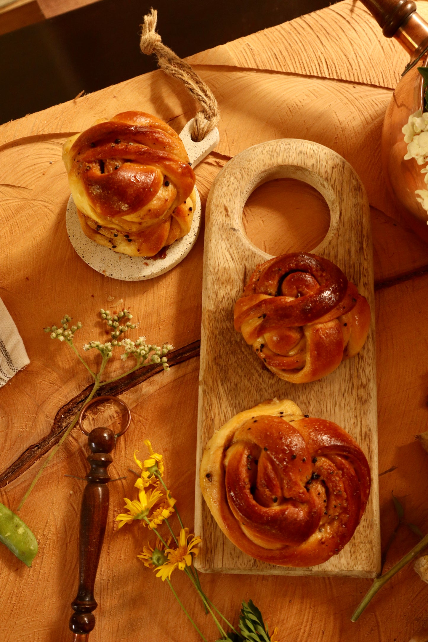 Combo Café ☕+ Nudo de cardamomo 🥯+ Despertar 🥯+ Pain au chocolat 🥯