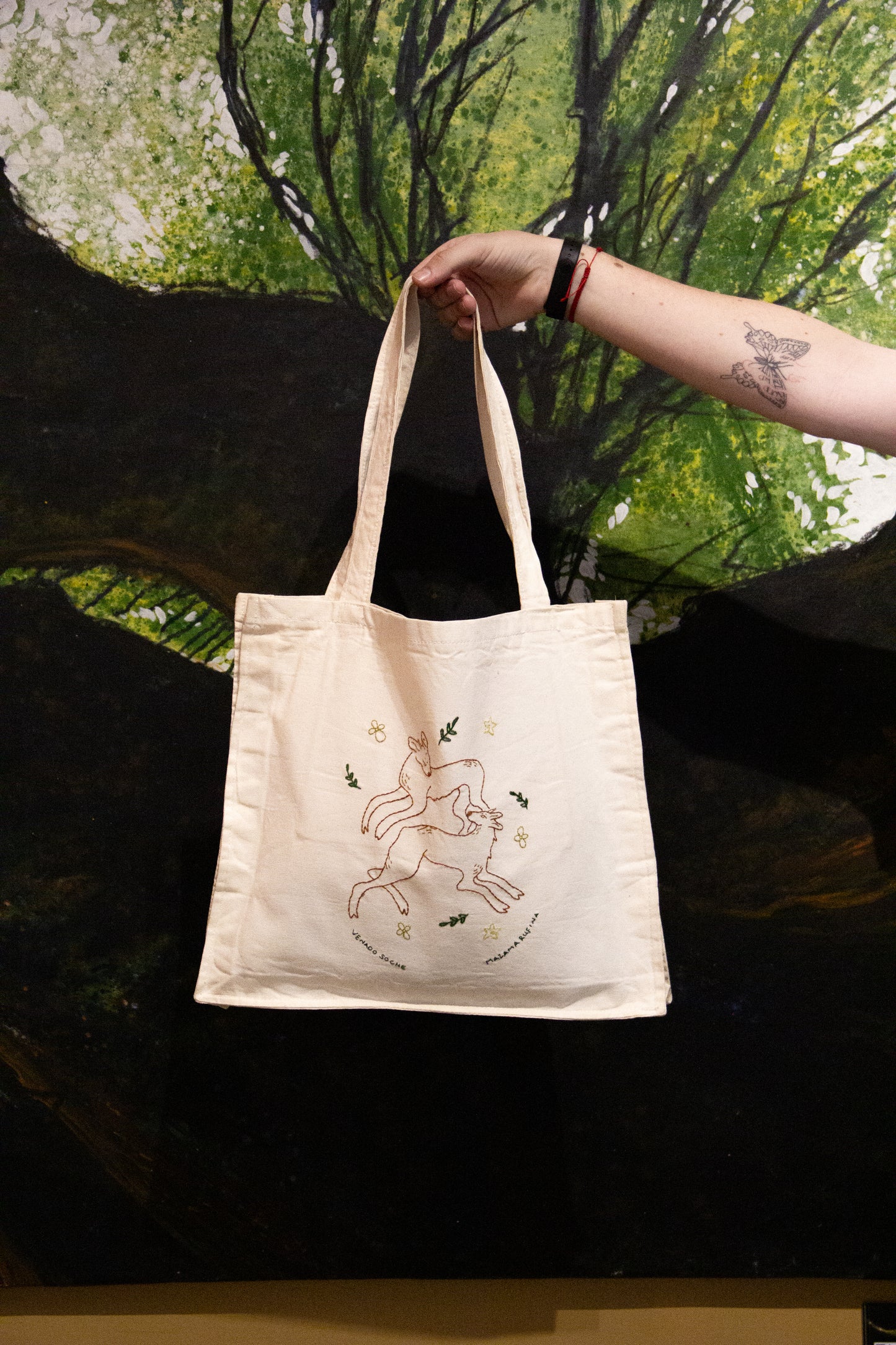 Tote bag bordada a mano